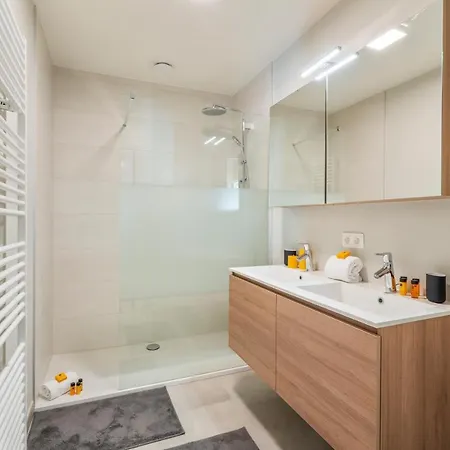 Orion View - Brand New With Swimming Pool *