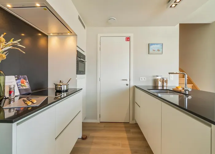 Orion View - Brand New With Swimming Pool *